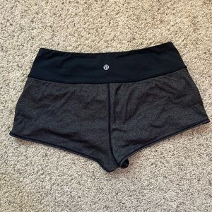 Lululemon Low-Rise Speed-Up Short 🖤